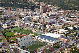 Aerial view of the University of ϲʹ campus